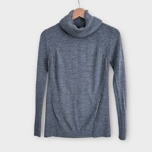 Lululemon 100% Merino Wool Turtleneck Sweater in Gray, size 4